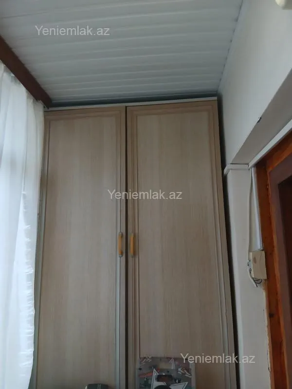 Satılır 4 otaqlı köhnə tikili 105 m²