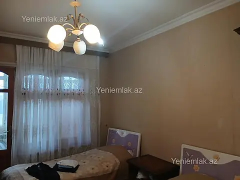 Satılır 4 otaqlı köhnə tikili 105 m²