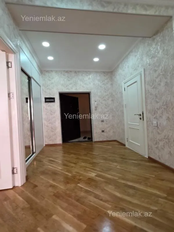 Satılır 2 otaqlı yeni tikili 68 m²
