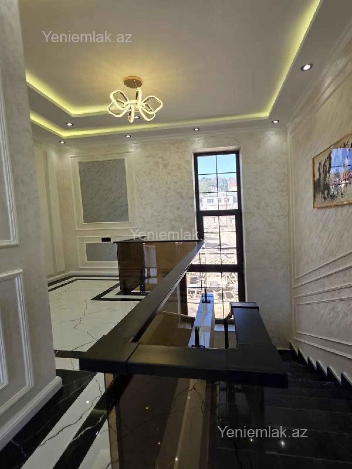 Satılır 5 otaqlı həyət evi 220 m²