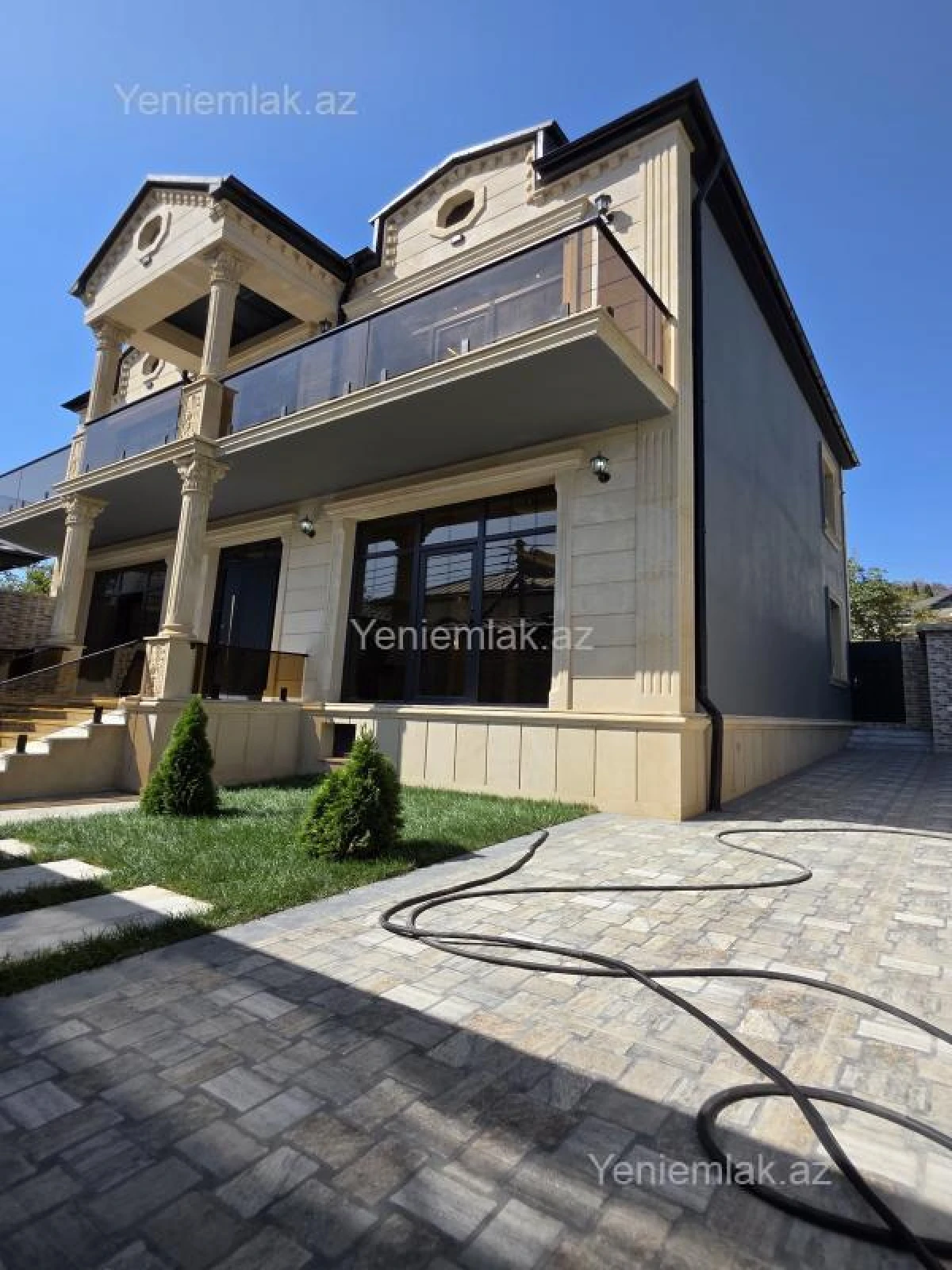 Satılır 5 otaqlı həyət evi 220 m²