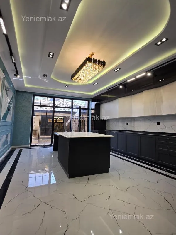 Satılır 5 otaqlı həyət evi 220 m²