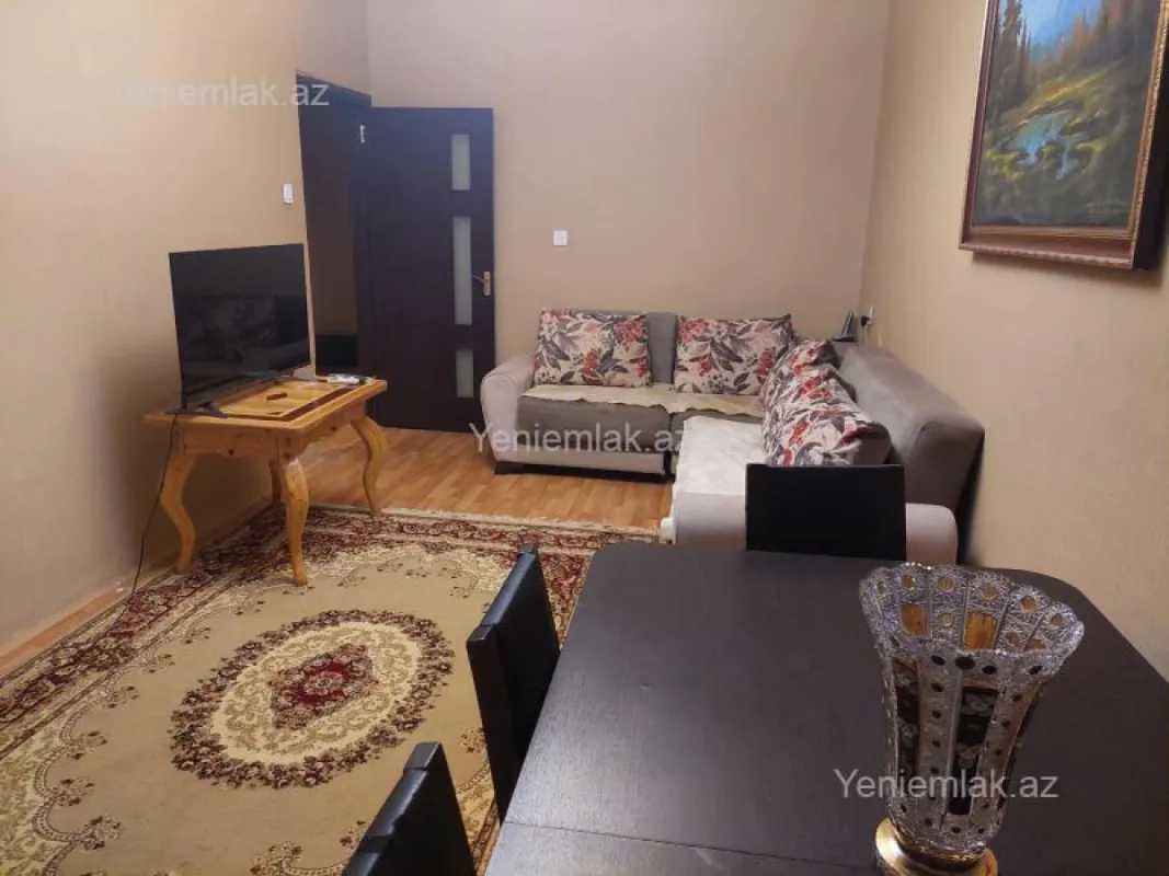 Satılır 2 otaqlı köhnə tikili 63 m²