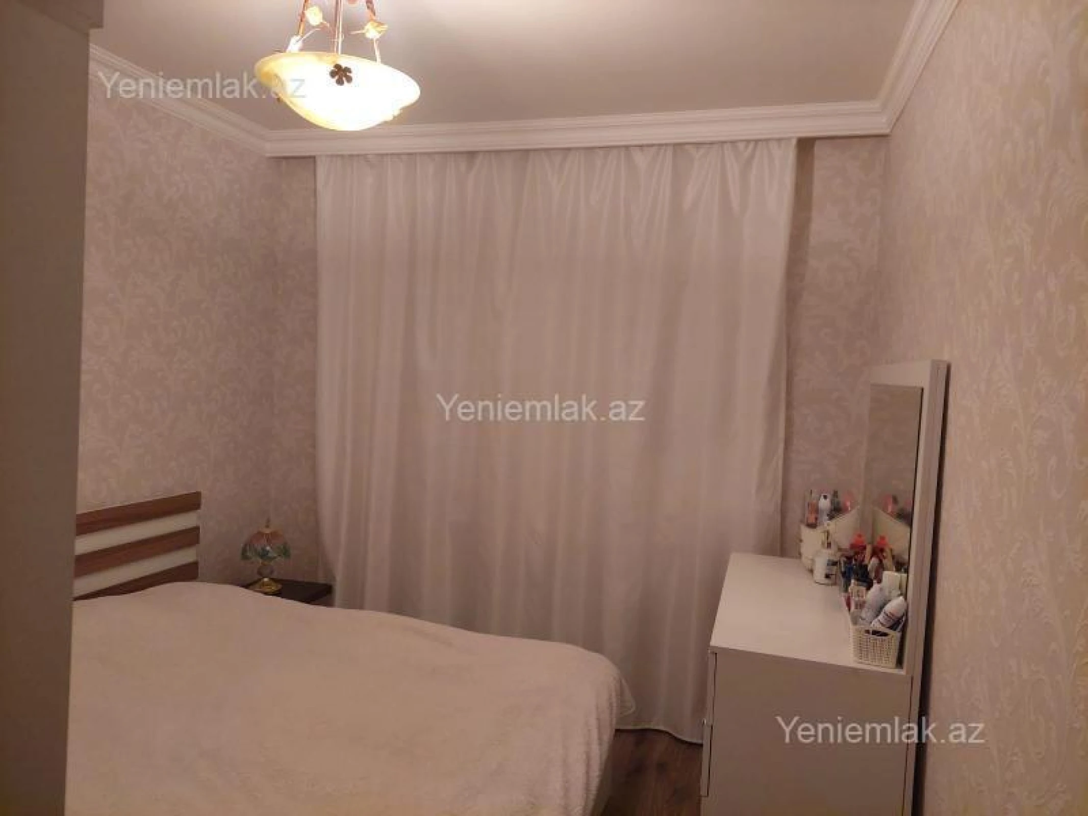 Satılır 2 otaqlı köhnə tikili 63 m²