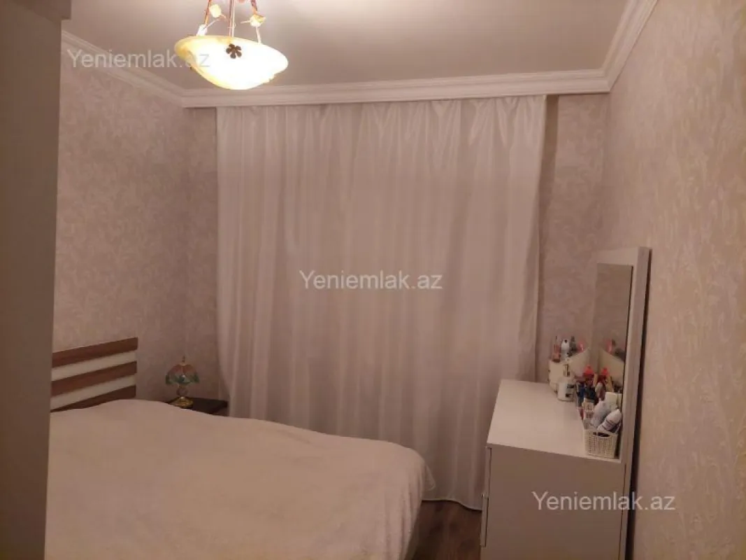 Satılır 2 otaqlı köhnə tikili 63 m²