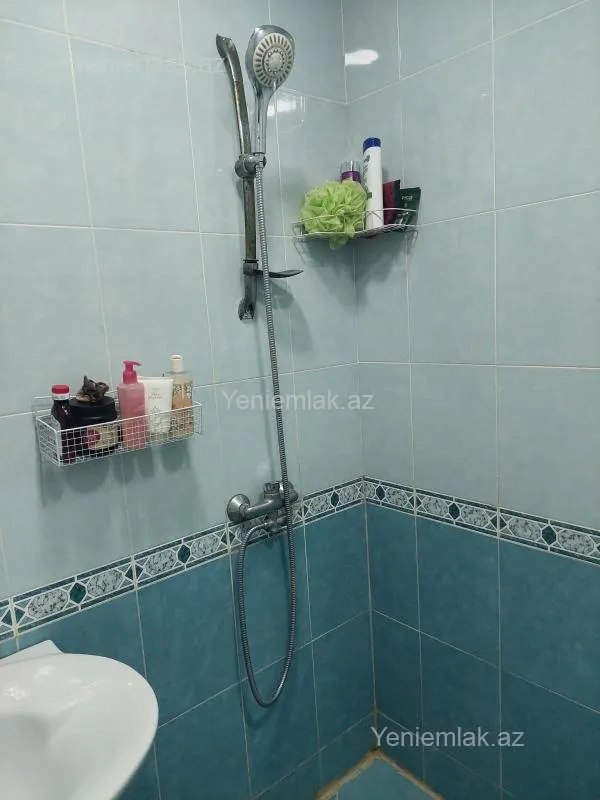Satılır 2 otaqlı köhnə tikili 63 m²