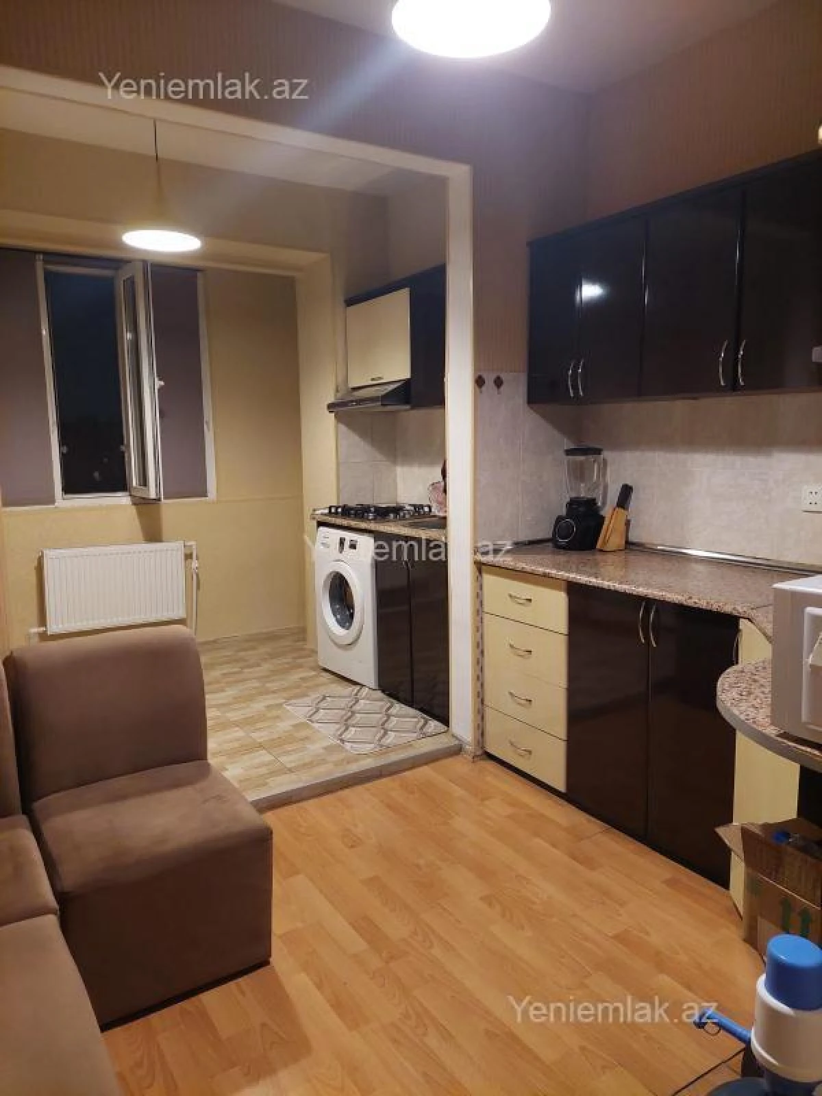 Satılır 2 otaqlı köhnə tikili 63 m²