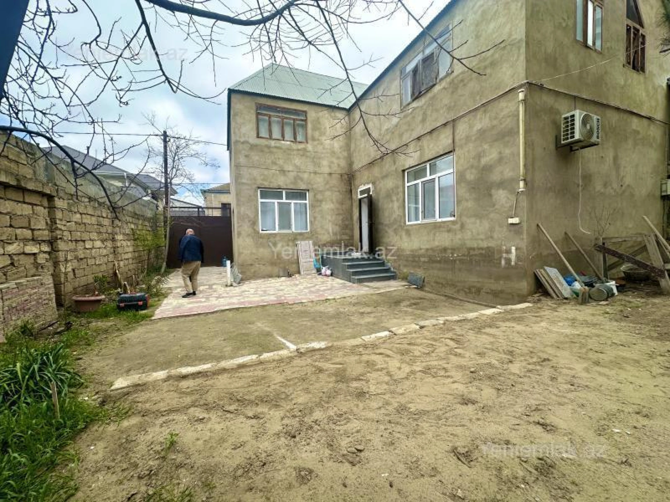 Satılır 4 otaqlı həyət evi 200 m²