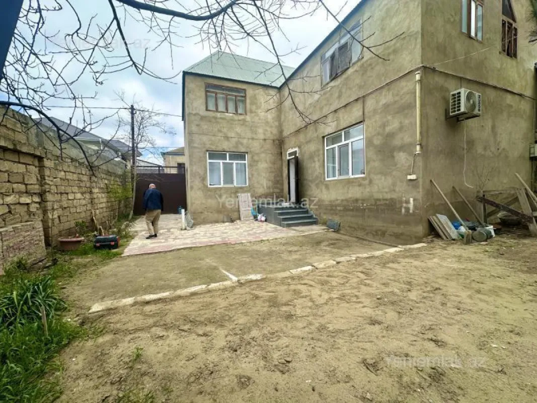 Satılır 4 otaqlı həyət evi 200 m²
