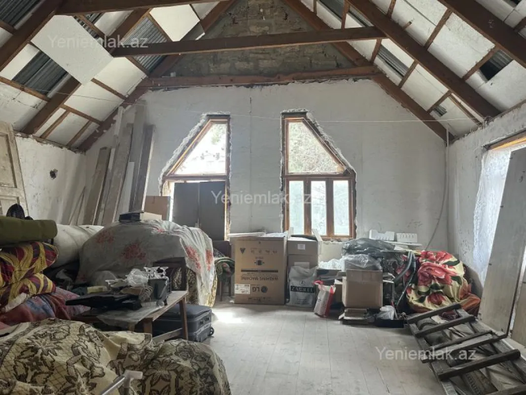 Satılır 4 otaqlı həyət evi 200 m²