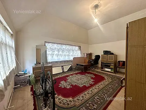 Satılır 4 otaqlı həyət evi 200 m²