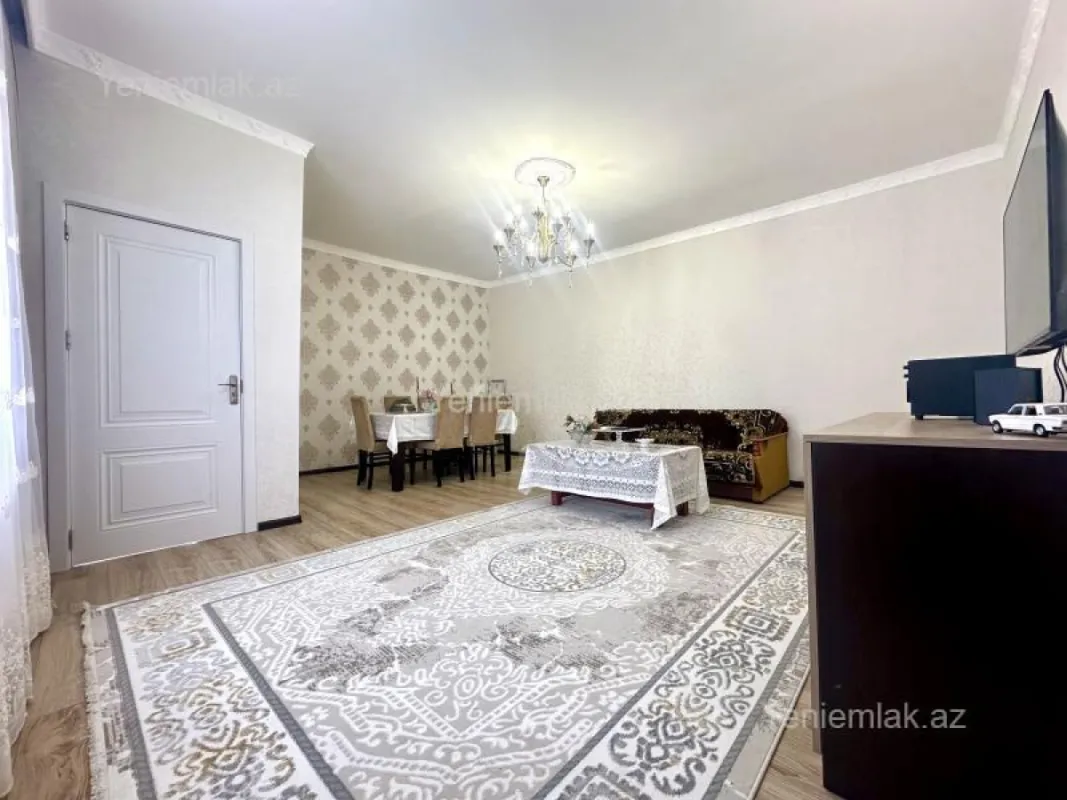 Satılır 4 otaqlı həyət evi 200 m²