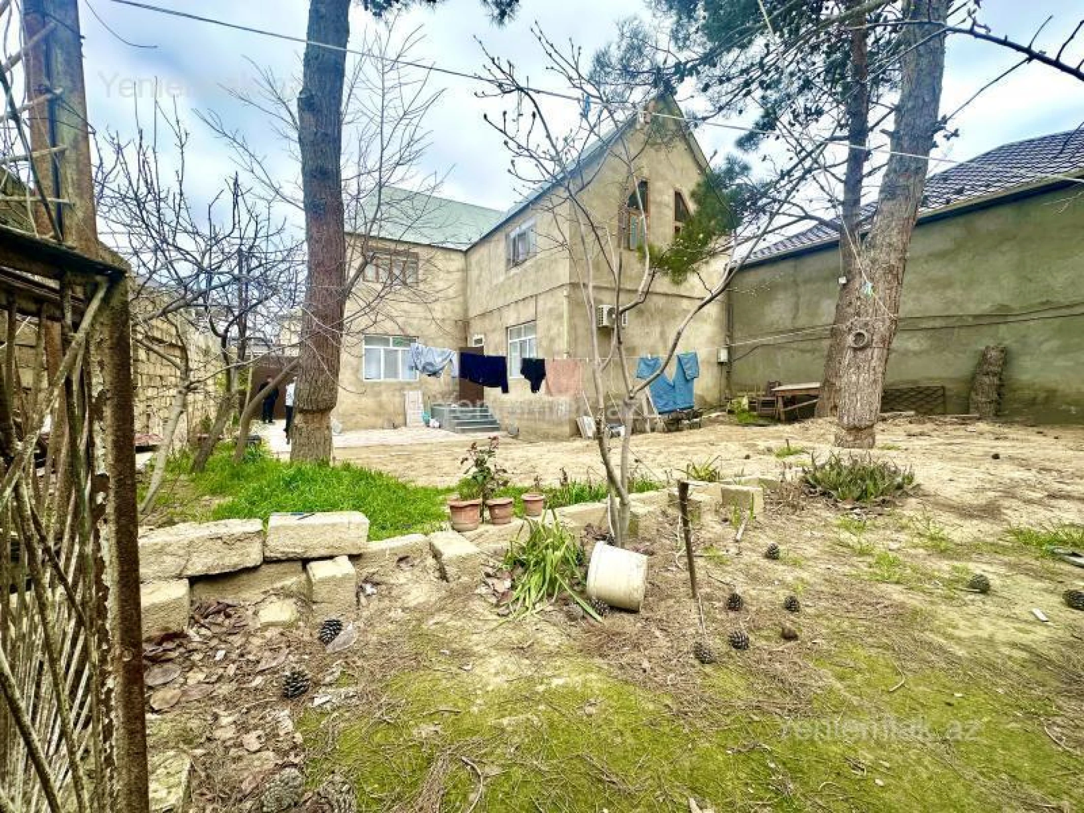 Satılır 4 otaqlı həyət evi 200 m²