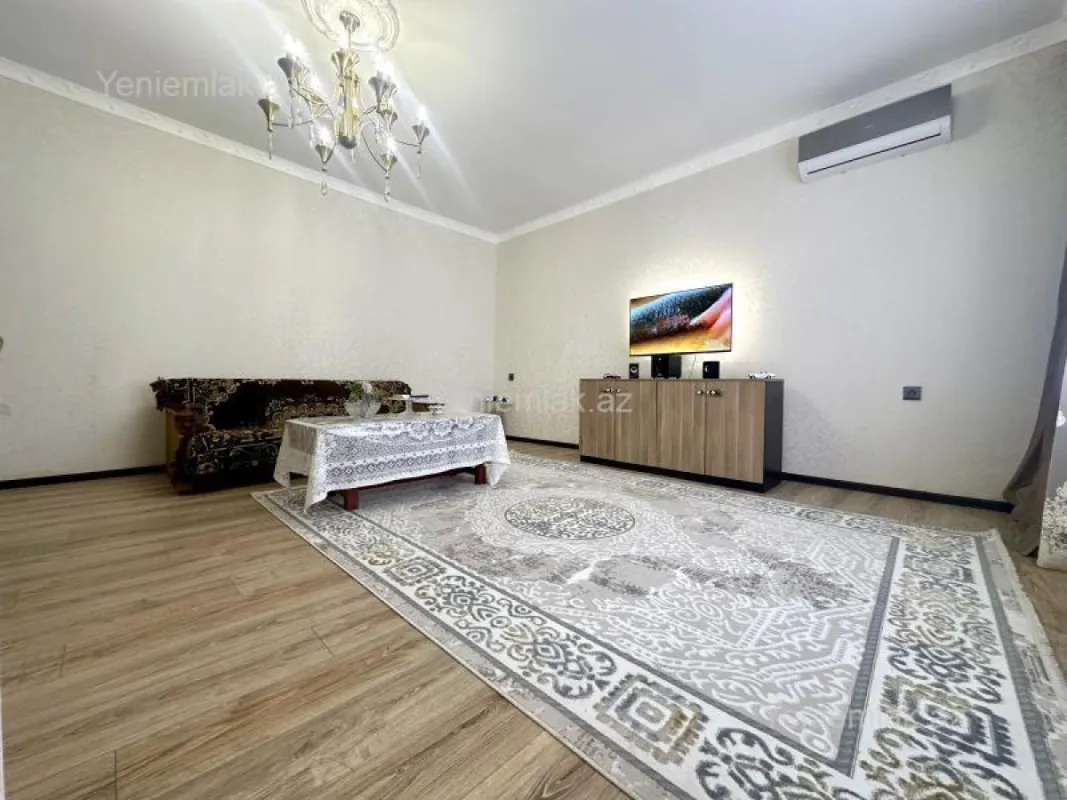Satılır 4 otaqlı həyət evi 200 m²