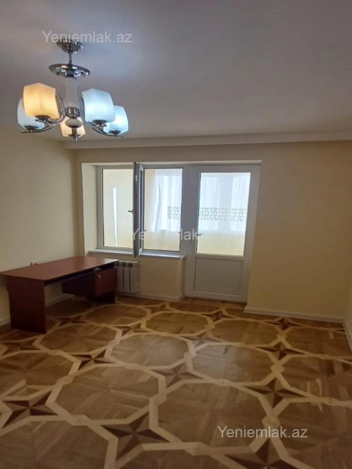 Satılır 4 otaqlı köhnə tikili 110 m²
