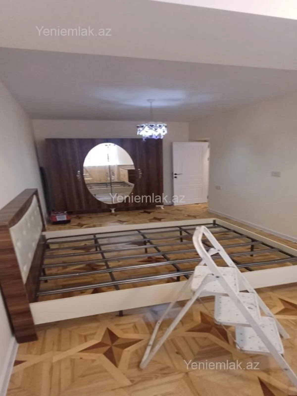 Satılır 4 otaqlı köhnə tikili 110 m²