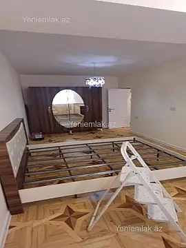 Satılır 4 otaqlı köhnə tikili 110 m²