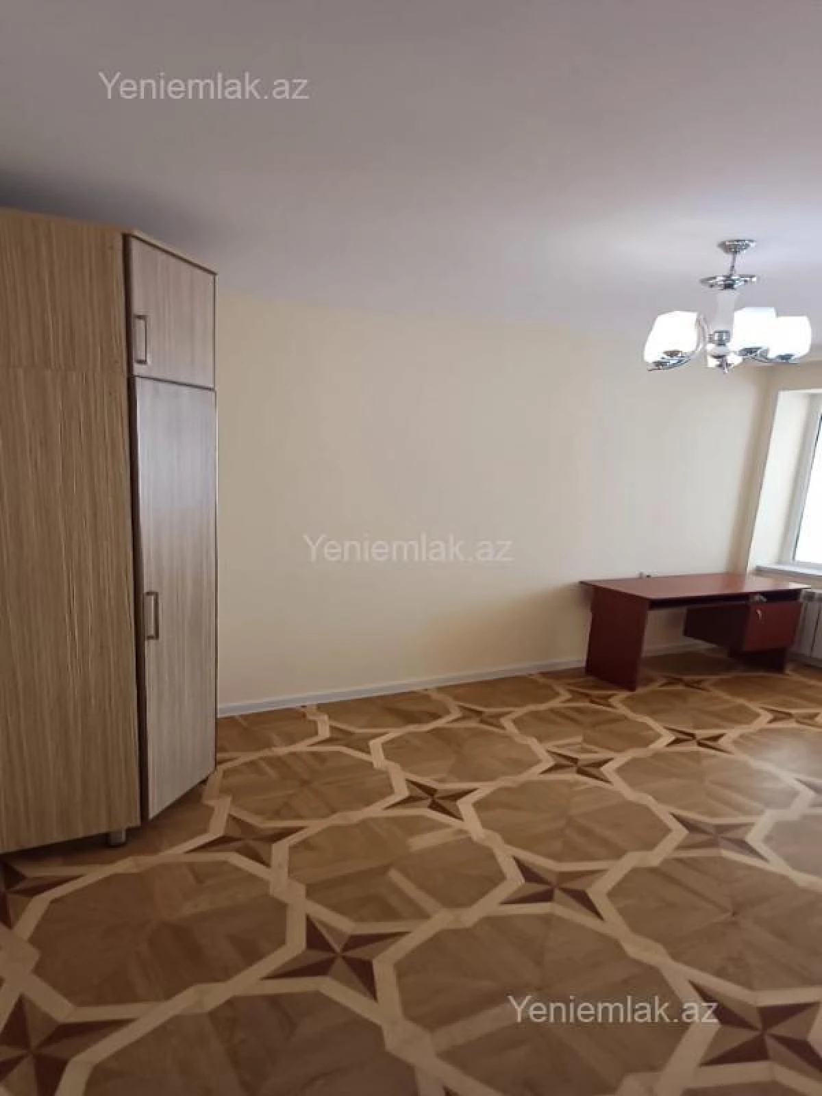 Satılır 4 otaqlı köhnə tikili 110 m²