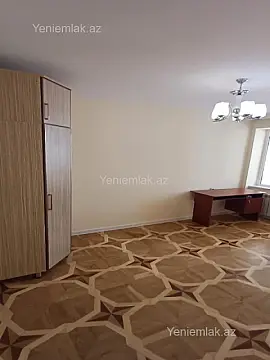 Satılır 4 otaqlı köhnə tikili 110 m²