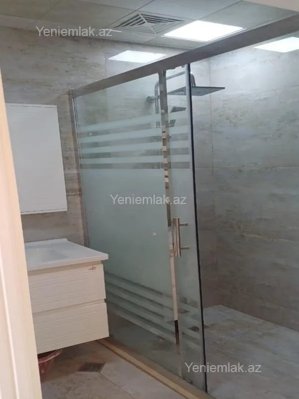 Satılır 4 otaqlı köhnə tikili 110 m²