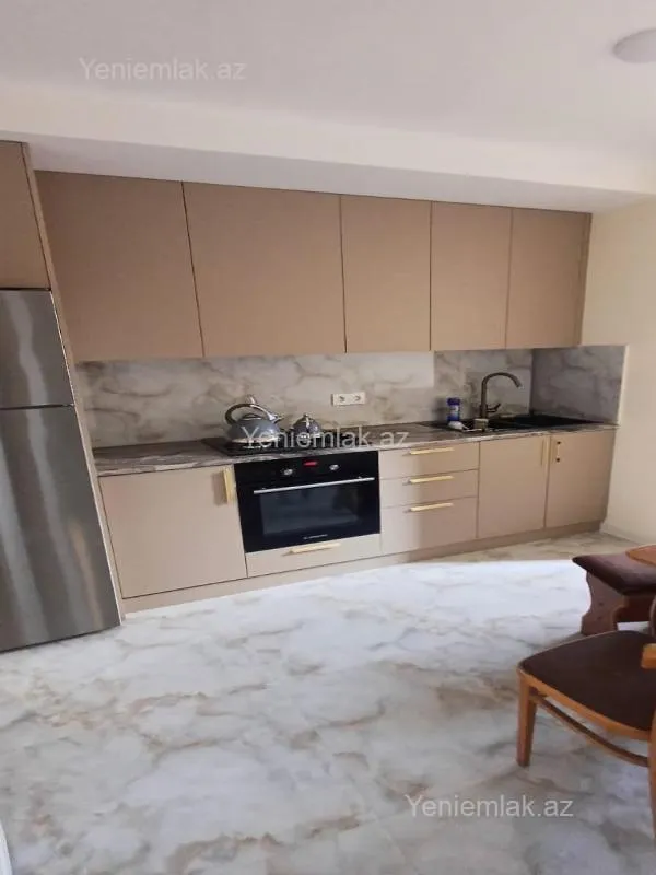 Satılır 4 otaqlı köhnə tikili 110 m²