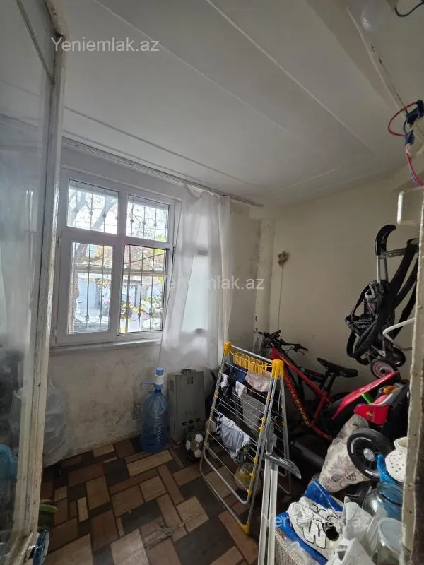 Satılır 2 otaqlı köhnə tikili 52 m²