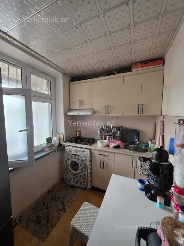 Satılır 2 otaqlı köhnə tikili 52 m²