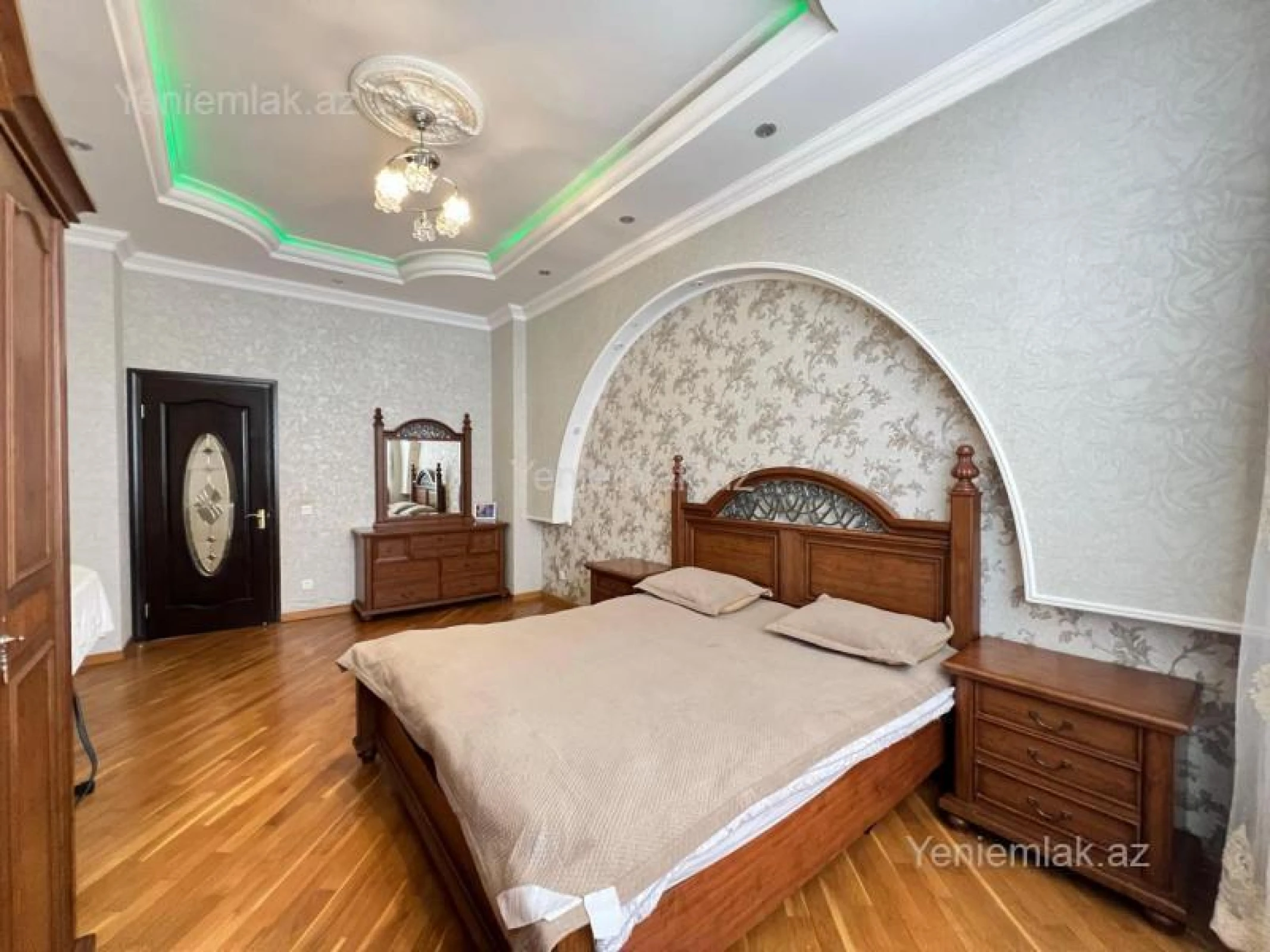 Satılır 3 otaqlı yeni tikili 177 m²