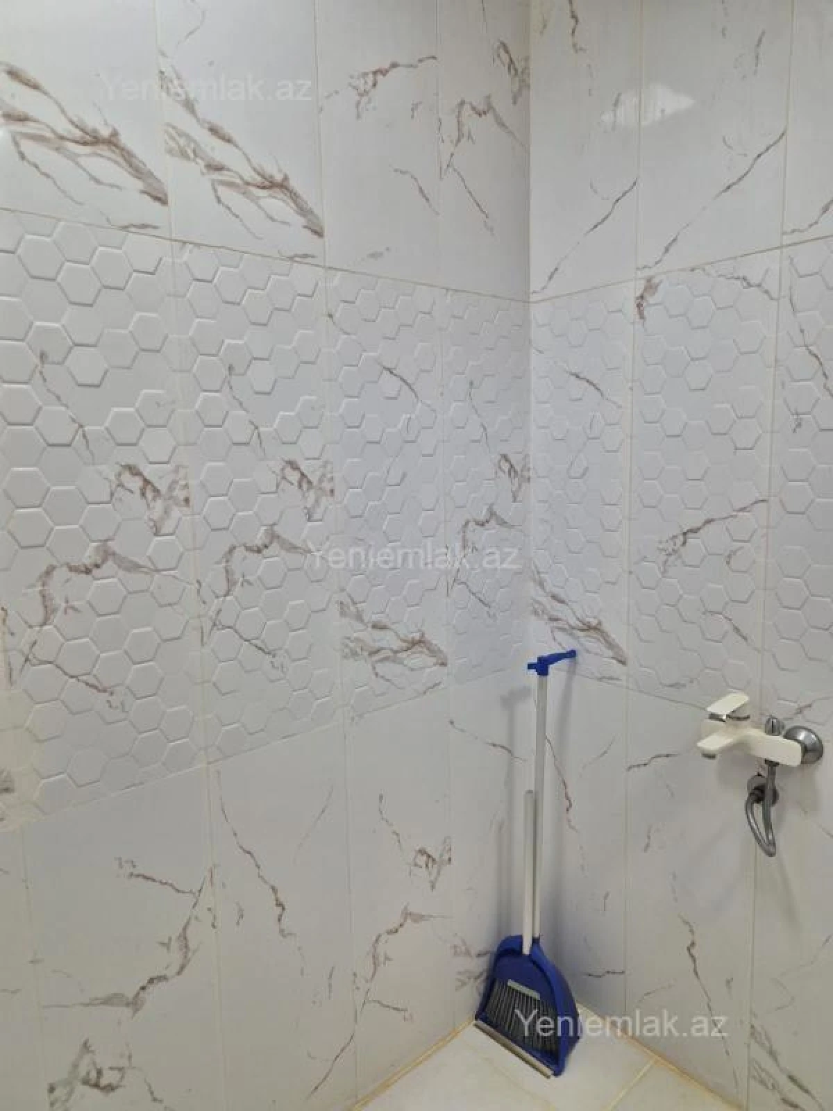 Satılır 2 otaqlı yeni tikili 76 m²