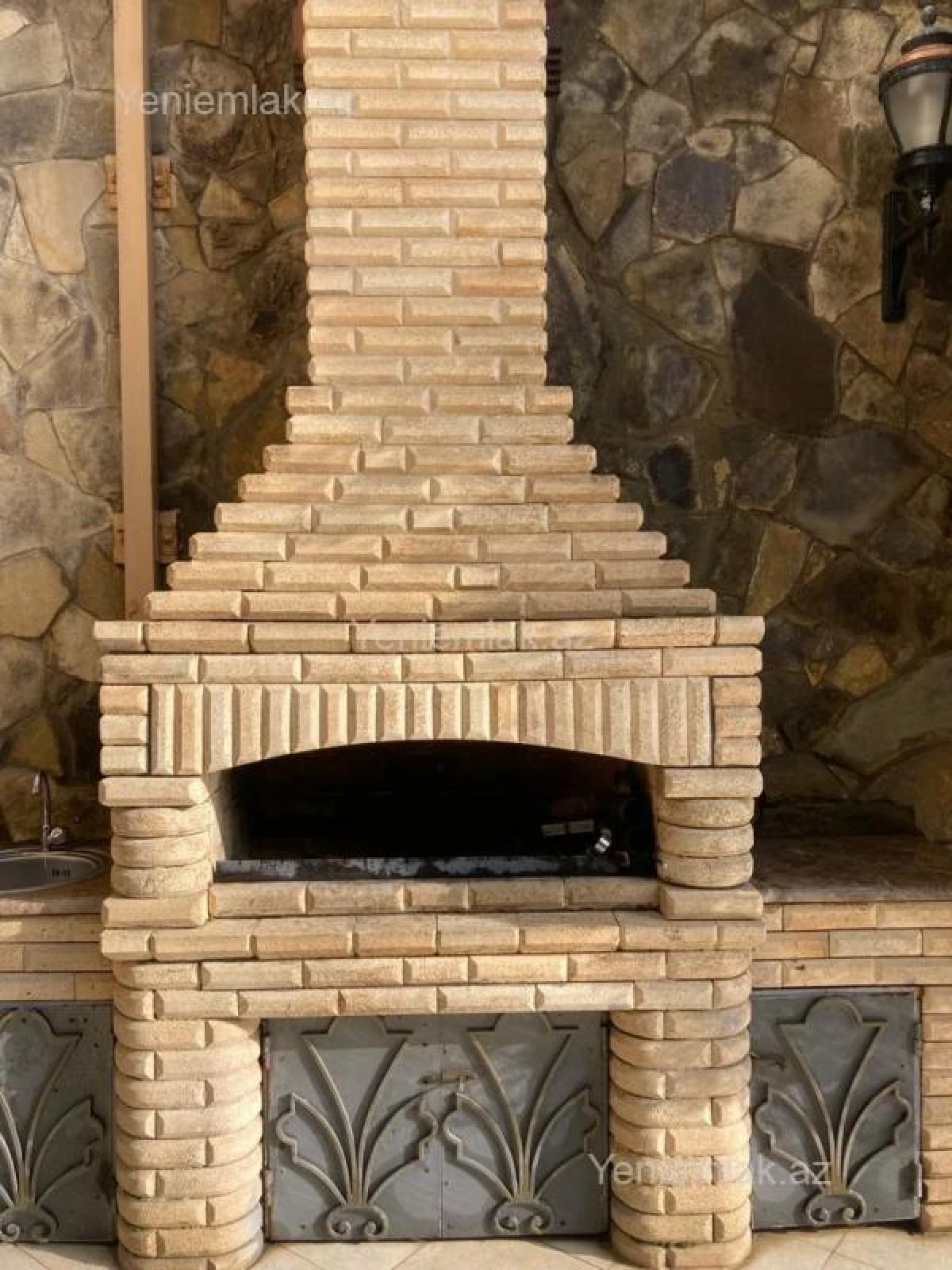 Satılır 10 otaqlı həyət evi 400 m²