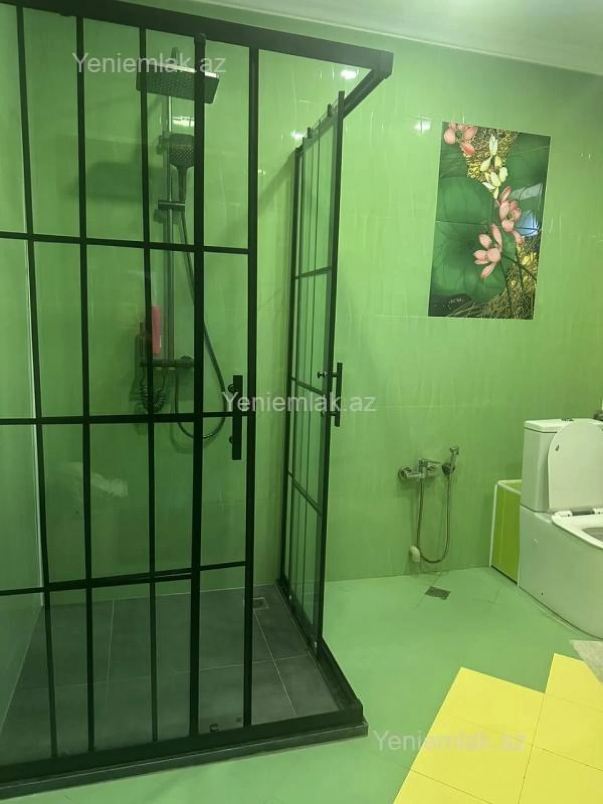 Satılır 10 otaqlı həyət evi 400 m²