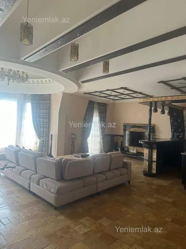 Satılır 10 otaqlı həyət evi 400 m²