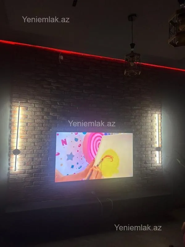 Satılır 10 otaqlı həyət evi 400 m²