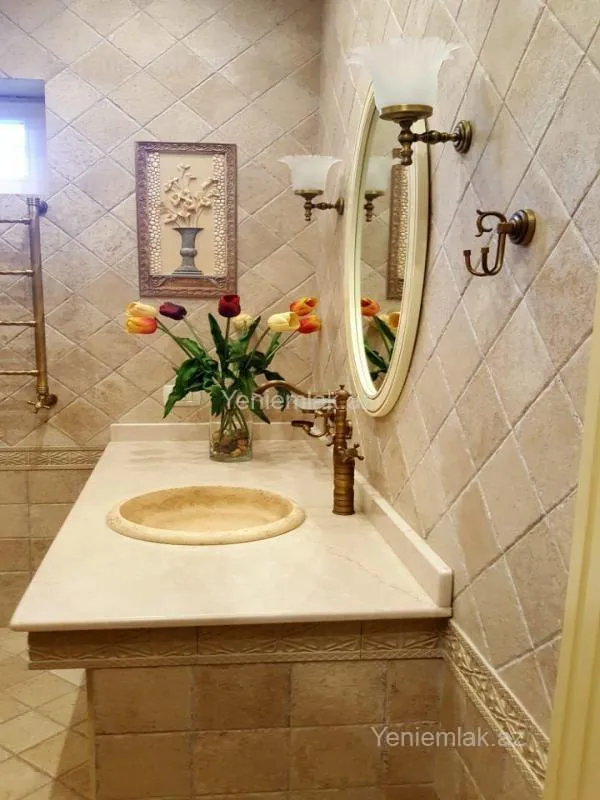 Satılır 10 otaqlı həyət evi 400 m²