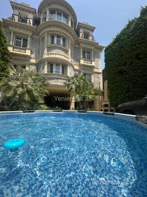 Satılır 10 otaqlı həyət evi 400 m²