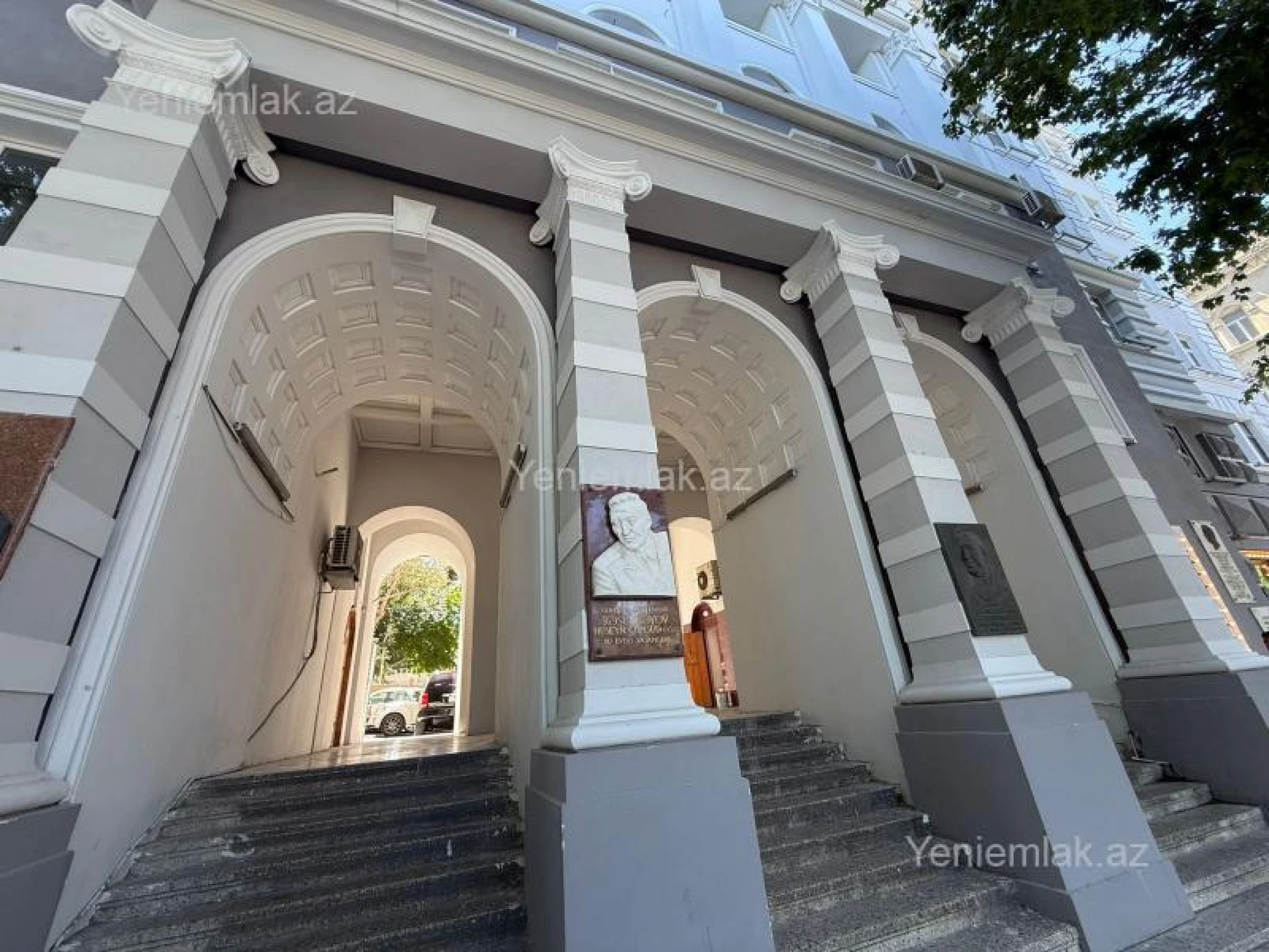 Satılır 5 otaqlı obyekt 140 m²