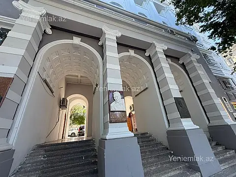 Satılır 5 otaqlı obyekt 140 m²