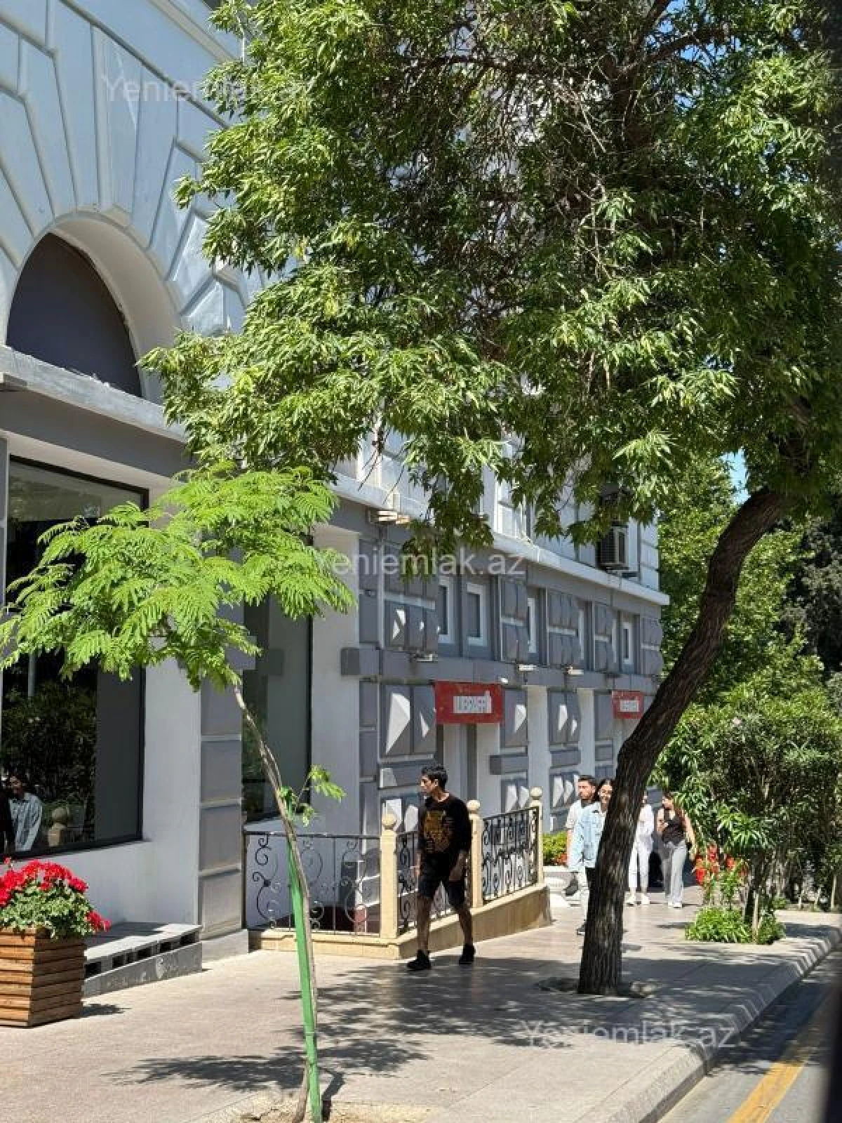 Satılır 5 otaqlı obyekt 140 m²