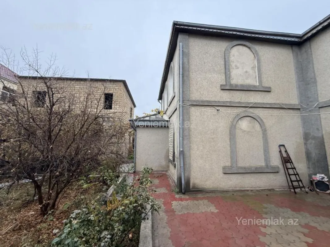 Satılır 7 otaqlı həyət evi 600 m²