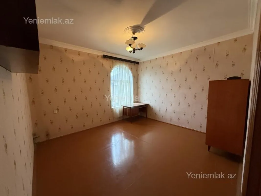 Satılır 7 otaqlı həyət evi 600 m²