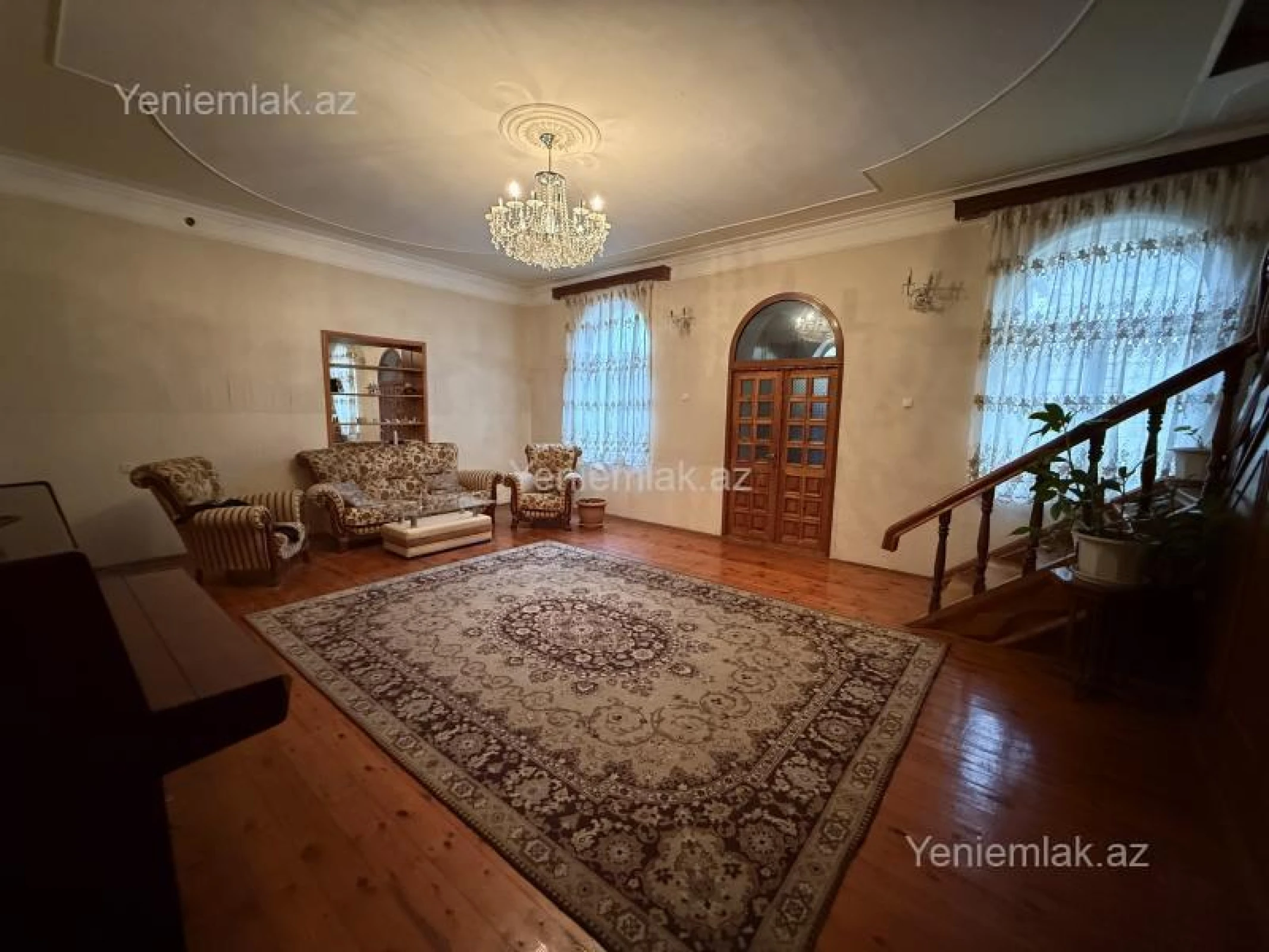 Satılır 7 otaqlı həyət evi 600 m²