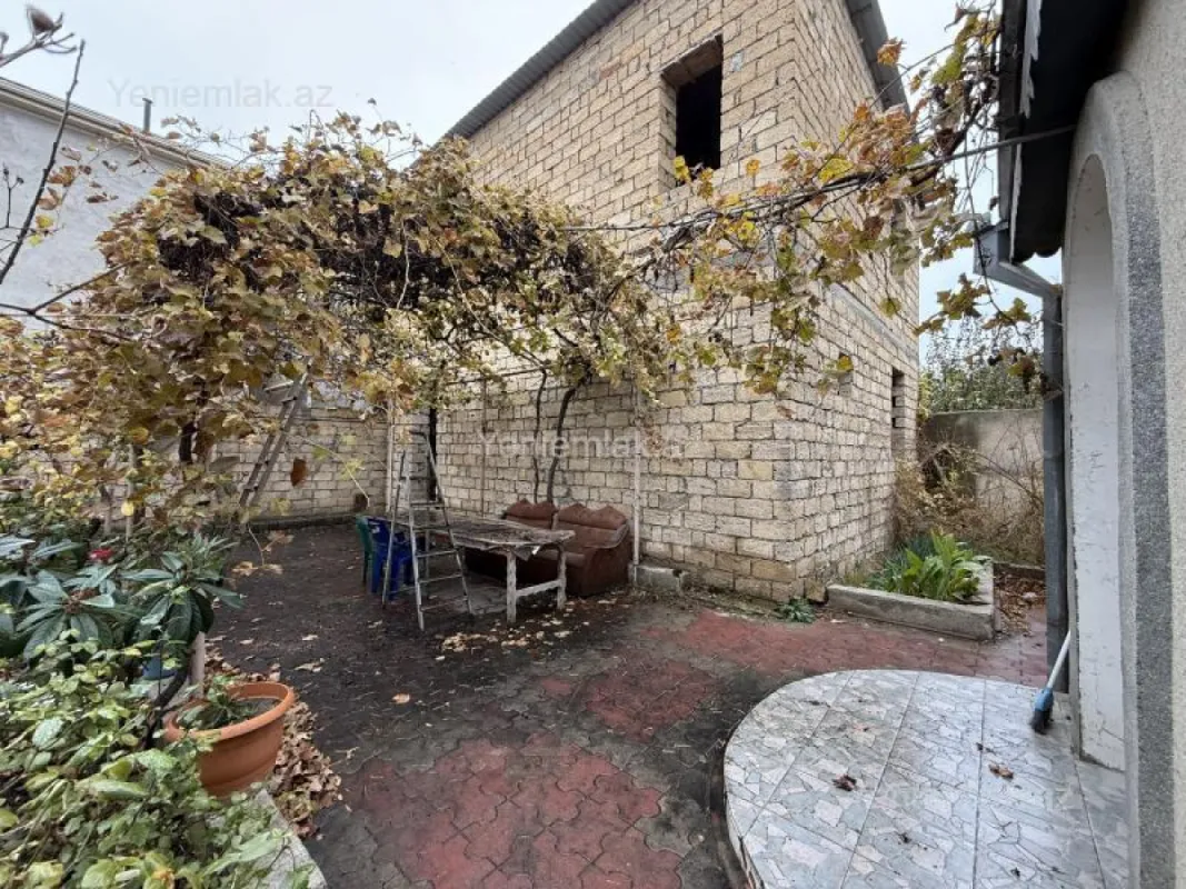 Satılır 7 otaqlı həyət evi 600 m²