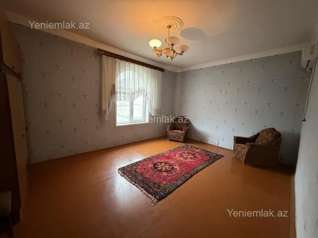 Satılır 7 otaqlı həyət evi 600 m²