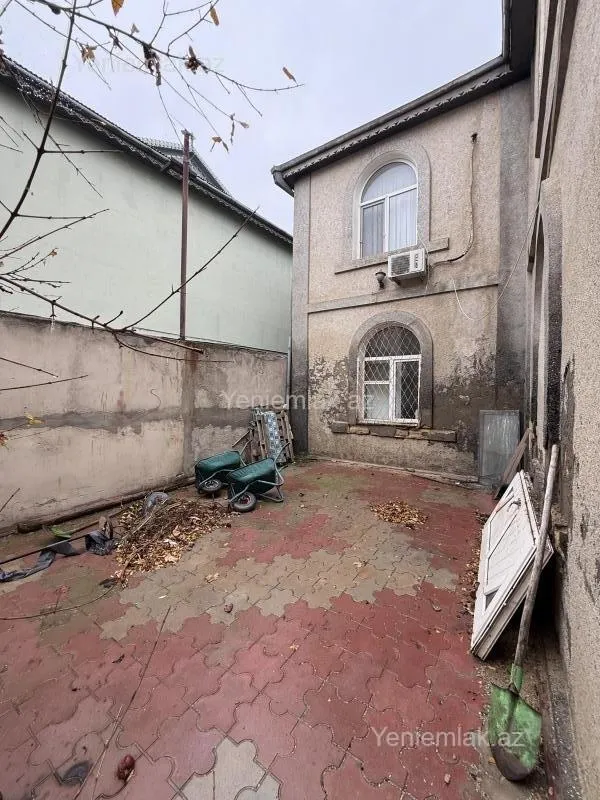 Satılır 7 otaqlı həyət evi 600 m²