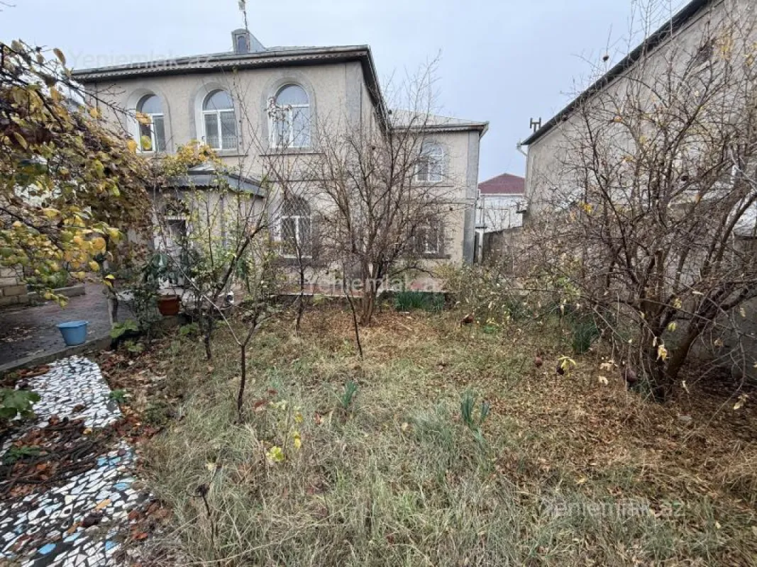 Satılır 7 otaqlı həyət evi 600 m²