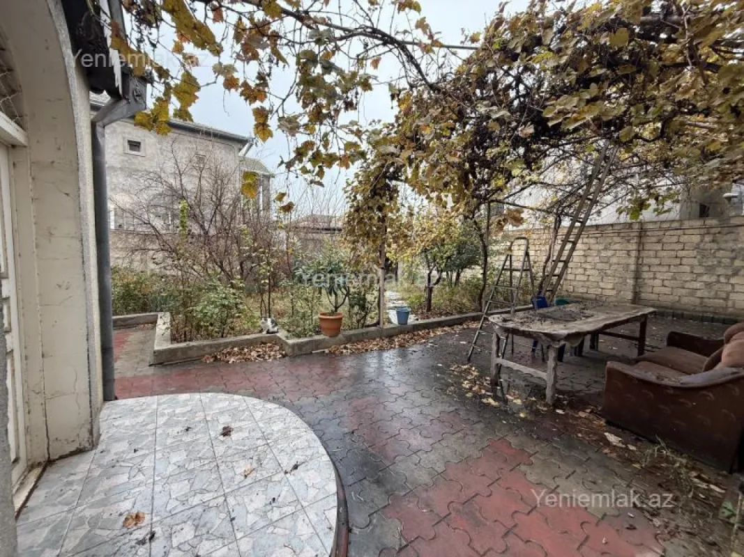 Satılır 7 otaqlı həyət evi 600 m²