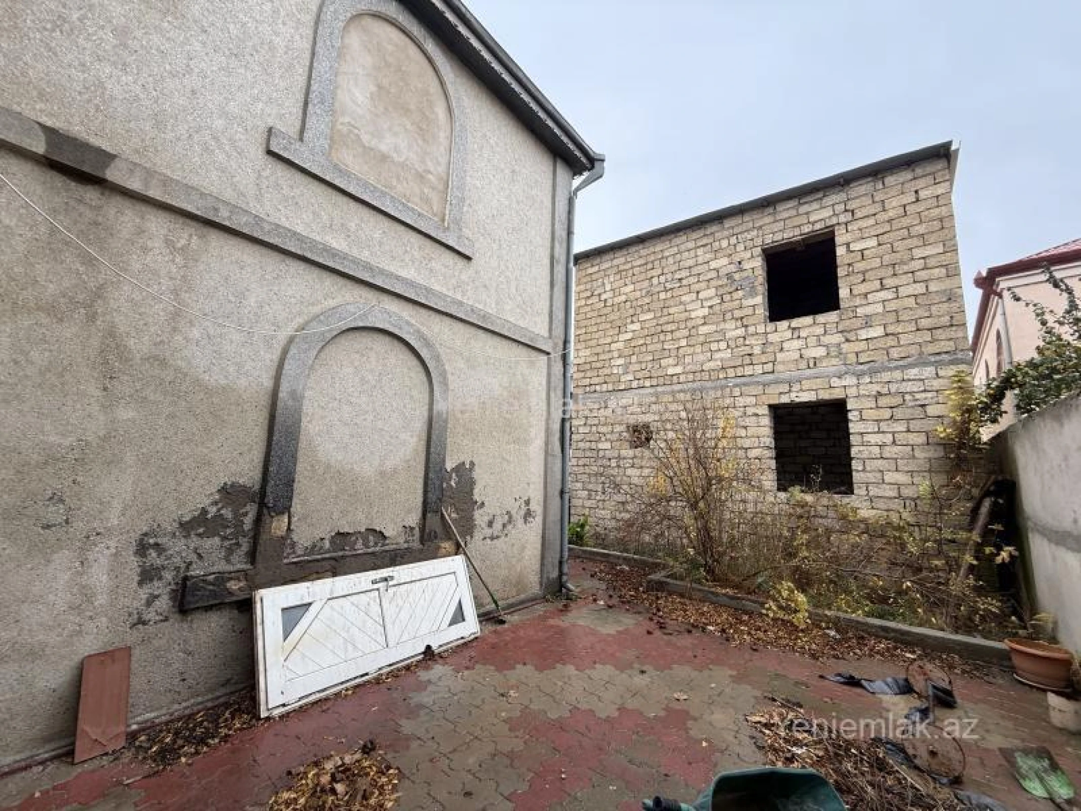 Satılır 7 otaqlı həyət evi 600 m²