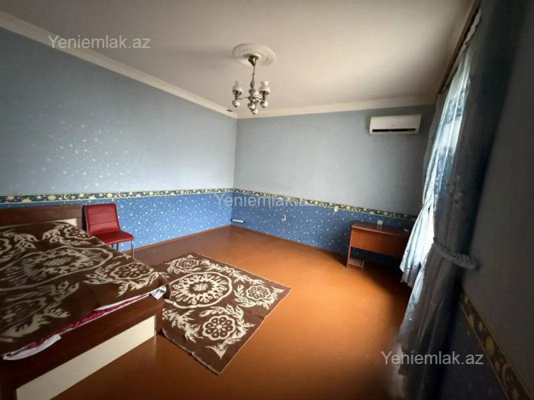 Satılır 7 otaqlı həyət evi 600 m²