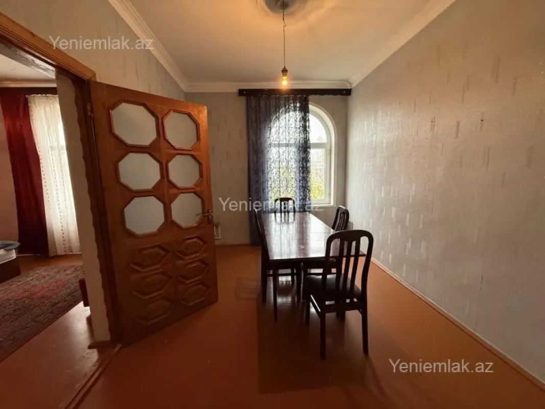 Satılır 7 otaqlı həyət evi 600 m²