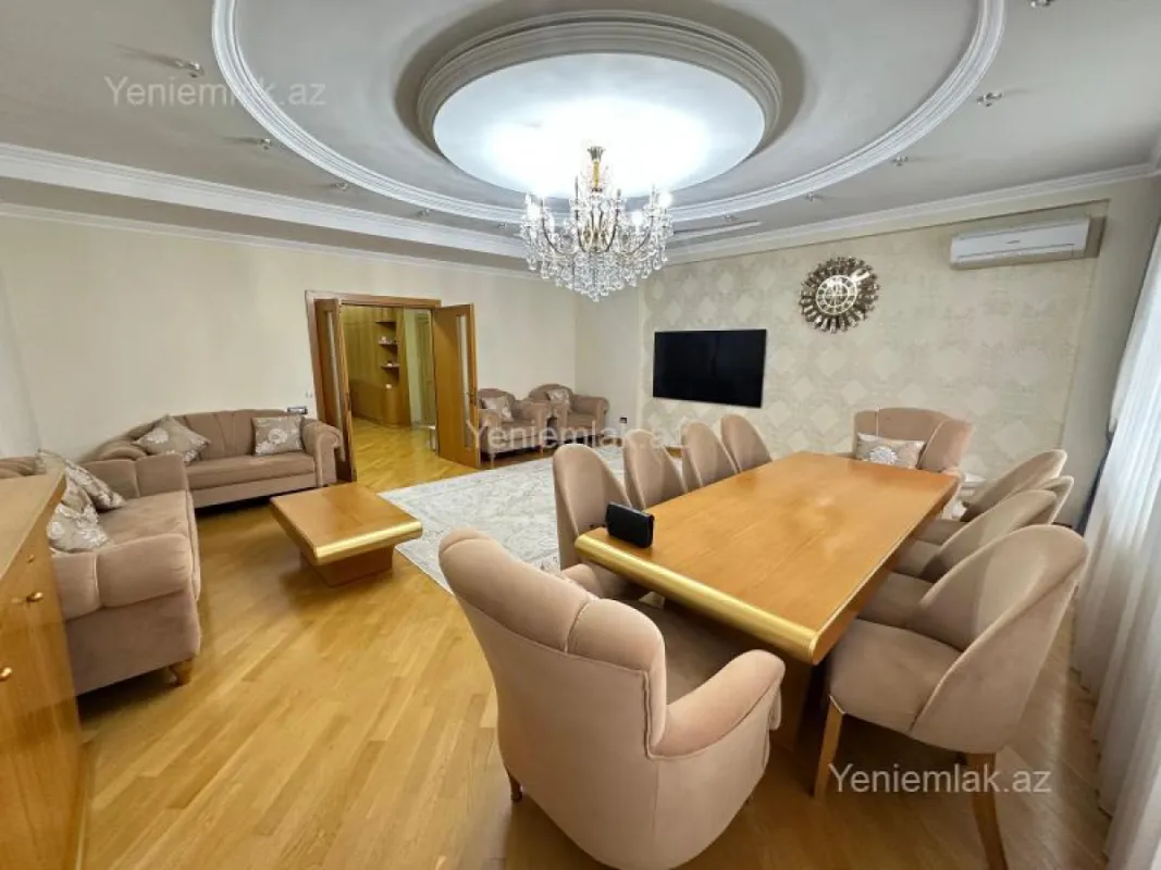 Satılır 4 otaqlı yeni tikili 210 m²